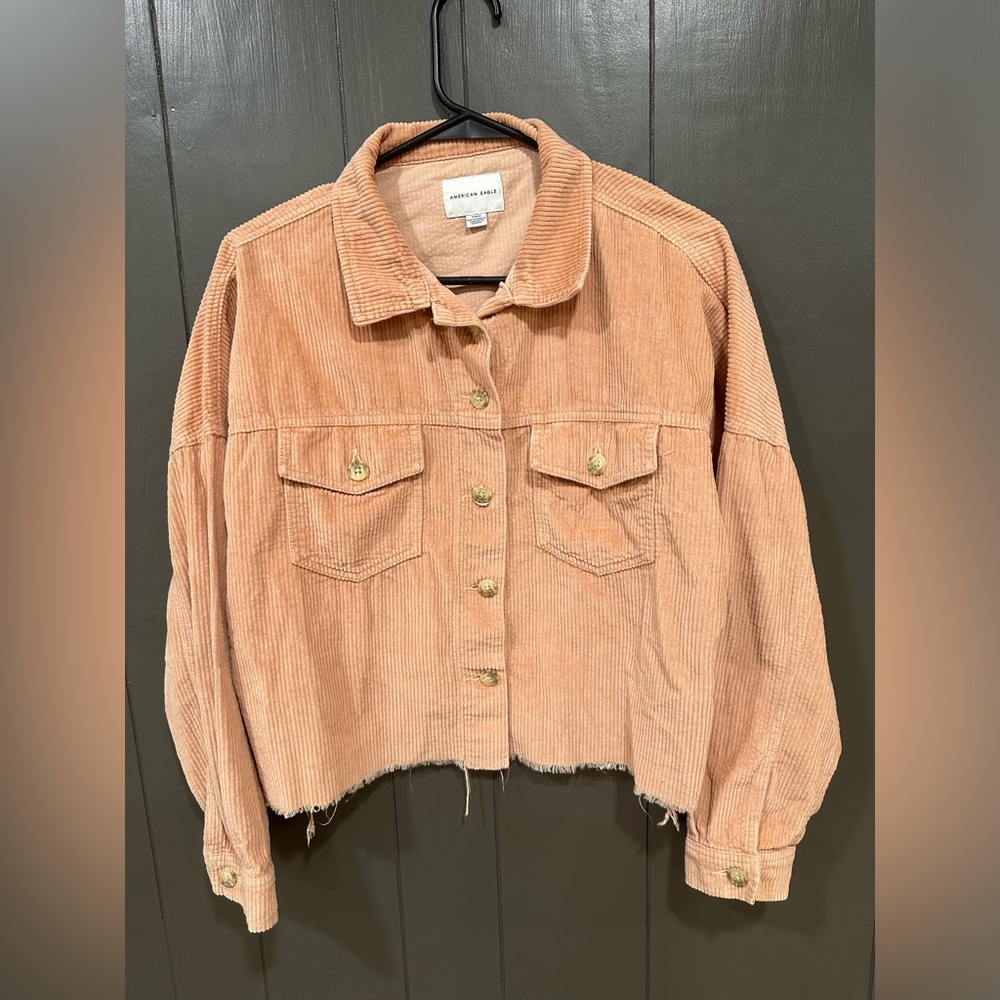 AMERICAN EAGLE CROPPED CORDUROY SHACKET